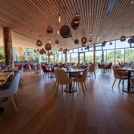 Woodland Retreat For Two